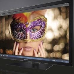 Sharp predstavio 32-inčni Ultra HD monitor